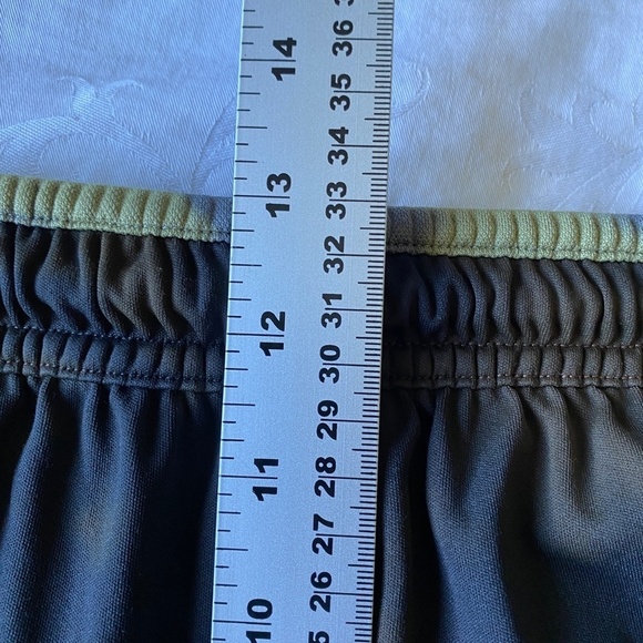 Puma Men's Black/Brown Athletic Gym Shorts Size Medium Bleached Look - Picture 9 of 11